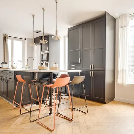Apartman Portemaillot & La Defense 4 Bedroom 10 People